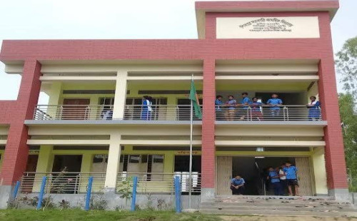 শিবপুরে ১৪২টি সরকারি প্রাথমিক বিদ্যালয়ের মধ্যে ৯০টি পদ শূন্য  সহকারী শিক্ষকগণ ভারপ্রাপ্ত প্রধান শিক্ষকের দায়িত্ব পালন করছেন